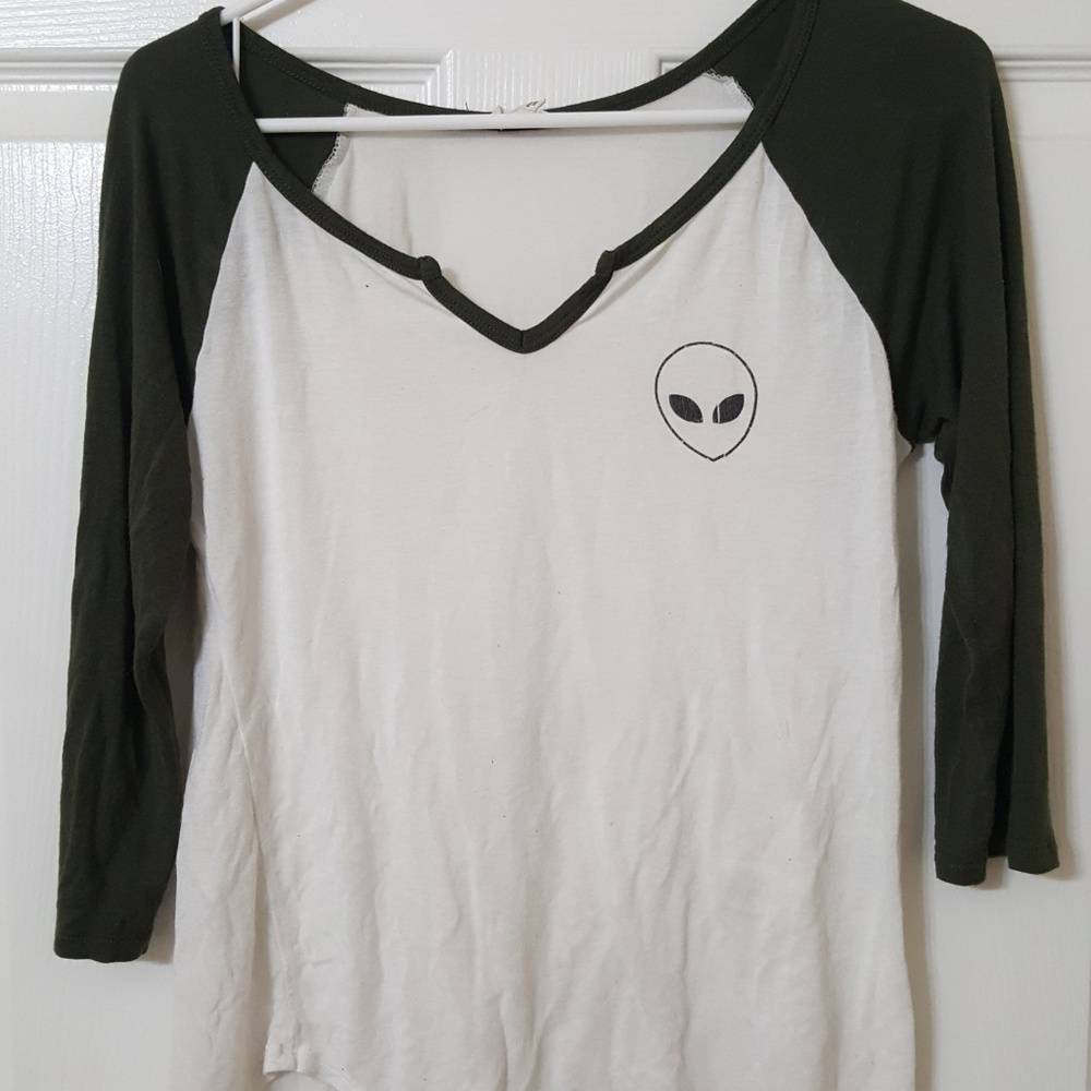 ⬇️PRICE DROP⬇️Olive Green Baseball Tee